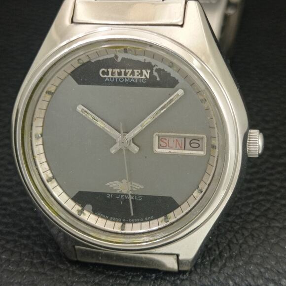 Vintage 1974 Citizen Automatic Mens Silver Watch W/daydate & Gray accents - Picture 3 of 10